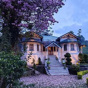 Hotel Walauwa On The Hill